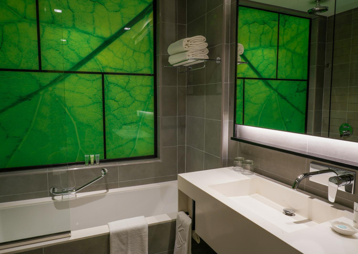 Bathroom 5, Al Khoory Courtyard Hotel, Dubai
