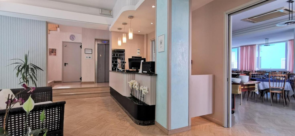 Others 5, Hotel Cosmos, Rimini