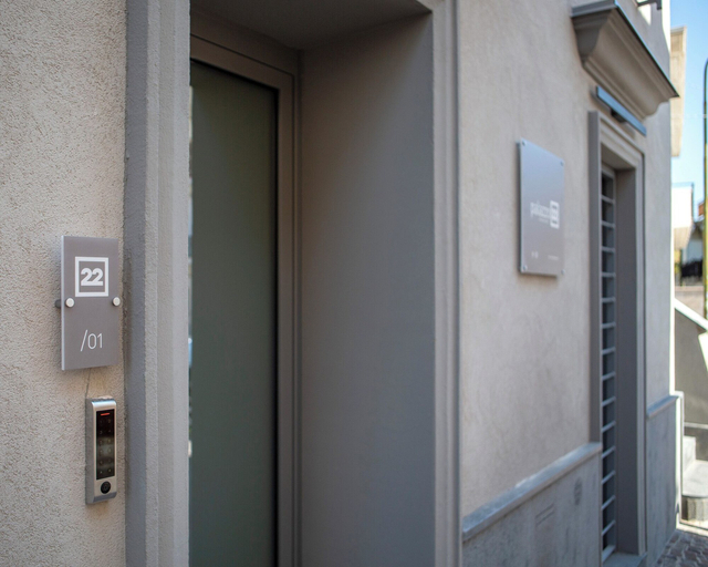 Others 5, Palazzo 22, Napoli