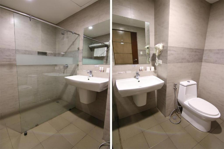 Bathroom 4, Verjandel Hotel, Quezon City