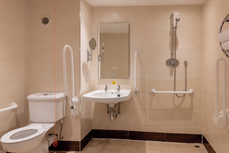 Bathroom 5, Rosslea Hall Hotel, Argyll and Bute