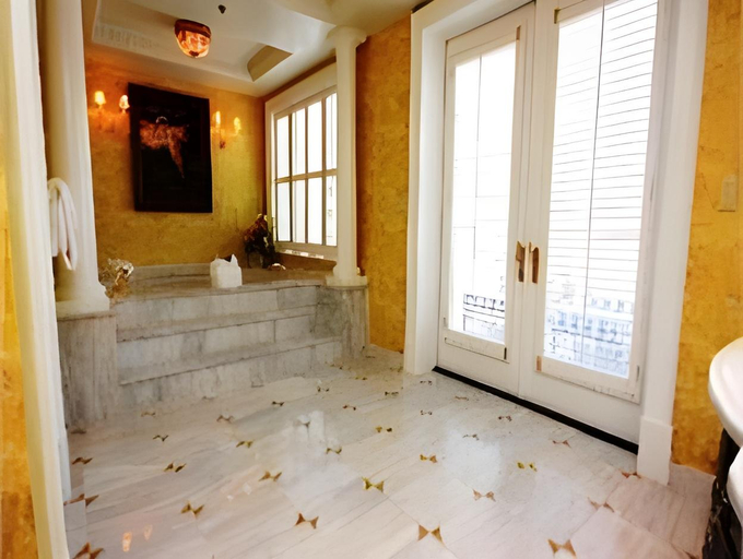 Bathroom 4, Market Pavilion Hotel, Charleston