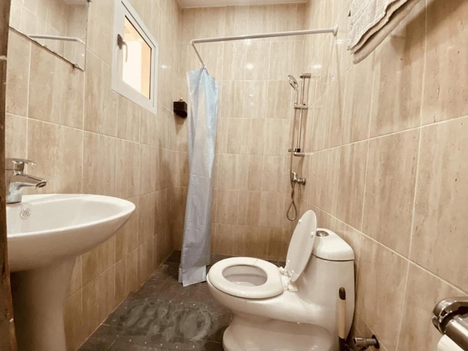 Bathroom, Grand Studio Paris, Pointe Noire