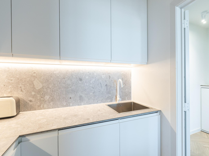 Others 5, Bright apartment with direct sea view, West-Vlaanderen