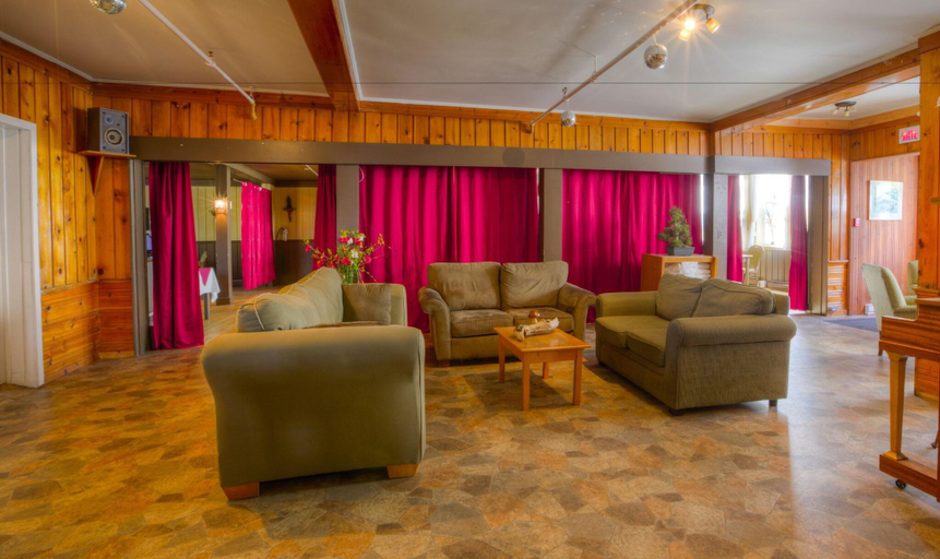 Public Area 2, Le Manoir Charlevoix, Charlevoix-Est