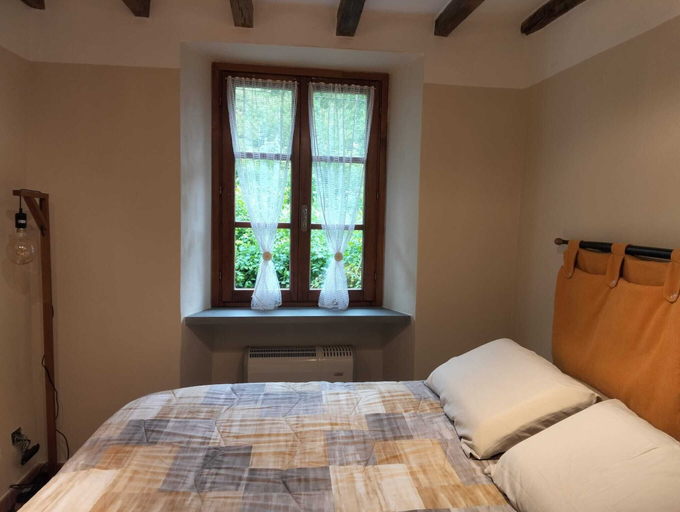 Others 5, Il Corridore - Piccolo Borgo Tralacoasta, Parma