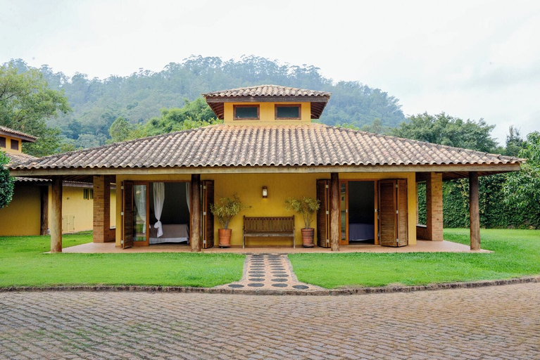 Room 4, Casa de Campo c Piscina Academia Hidro e Wi-fi, Santa Branca