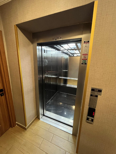 Others 2, H&L Suites, Fatih
