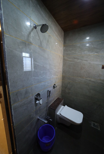 Bathroom 4, SP Tourist Home, Pune