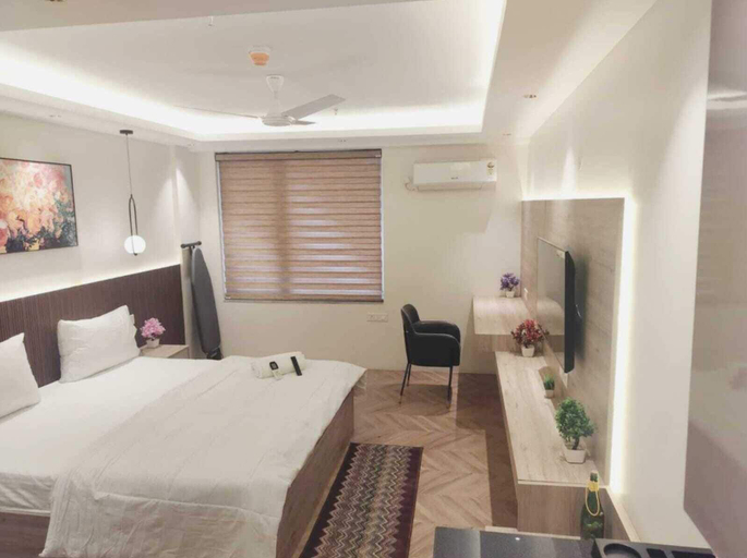 Others 4, Hotel Del Luna, Gautam Buddha Nagar
