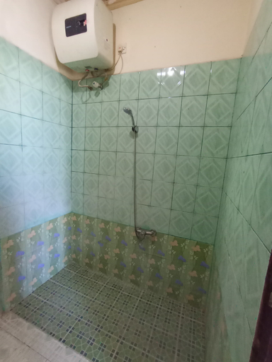 Bathroom 5, Golden Dragon Hotel, Manado