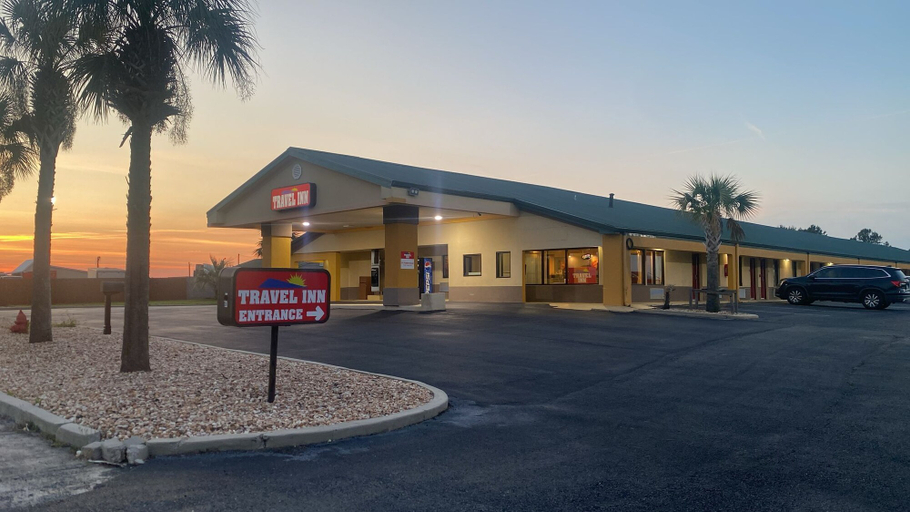 Exterior & Views 2, Travel Inn, Dooly