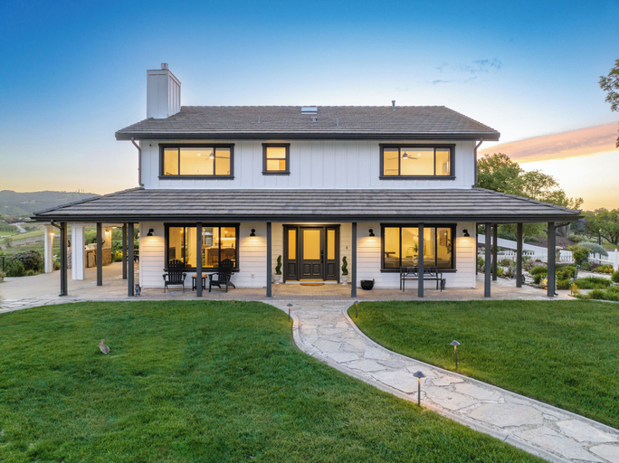 Exterior & Views 2, Mira Vista Manor, San Luis Obispo