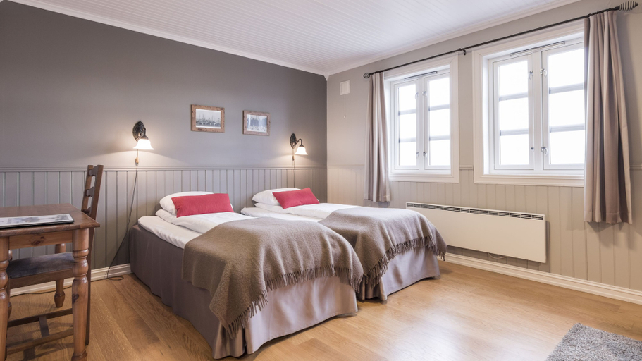 Bedroom 2, Finnøy Bryggehotell - By Classic Norway Hotels, Sandøy