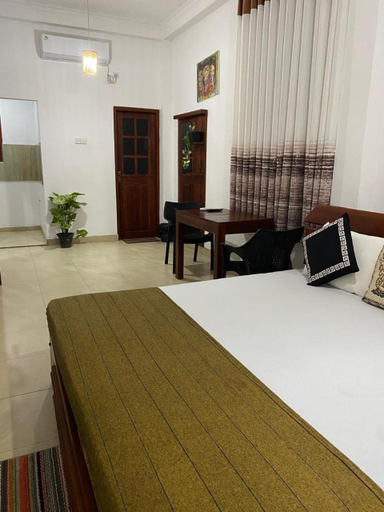Bedroom 2, Why Not Palace, N. Palatha East