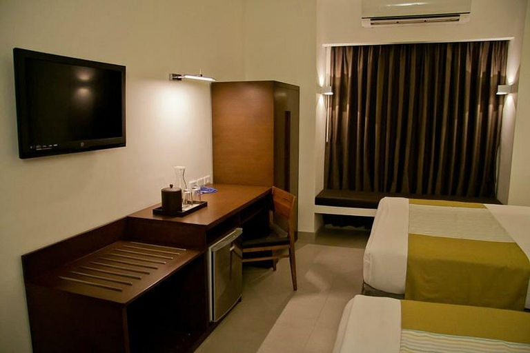 Bedroom 2, Microtel By Wyndham Acropolis, Quezon City