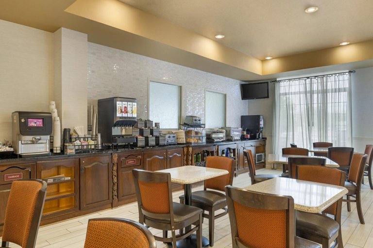 Food & Drinks 5, Best Western Plus Vineyard Inn & Suites, Yates