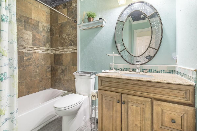 Bathroom 4, Blue Surf 17B, Walton