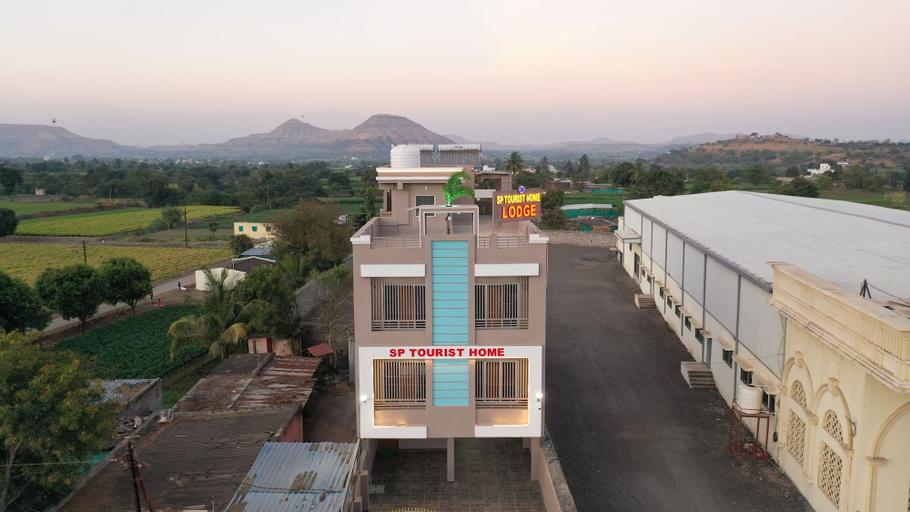 Others 5, SP Tourist Home, Pune