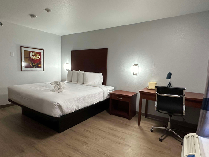 Bedroom 3, SureStay Plus by Best Western Brooks, Division No. 2