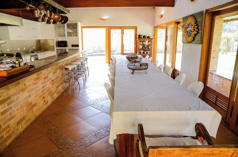 Room 5, Casa de Campo c Piscina Academia Hidro e Wi-fi, Santa Branca
