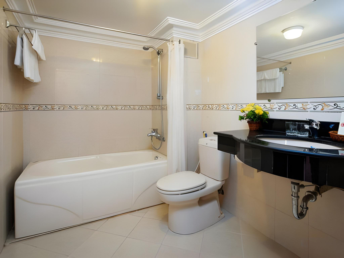 Bathroom 4, Lucky 2 Hotel & Travel, Hoàn Kiếm