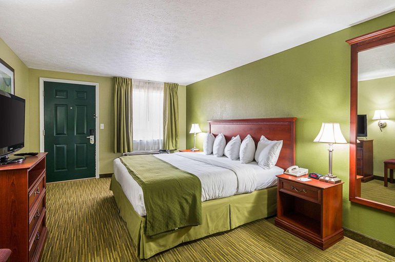 Bedroom 3, Quality Inn Weston, Lewis