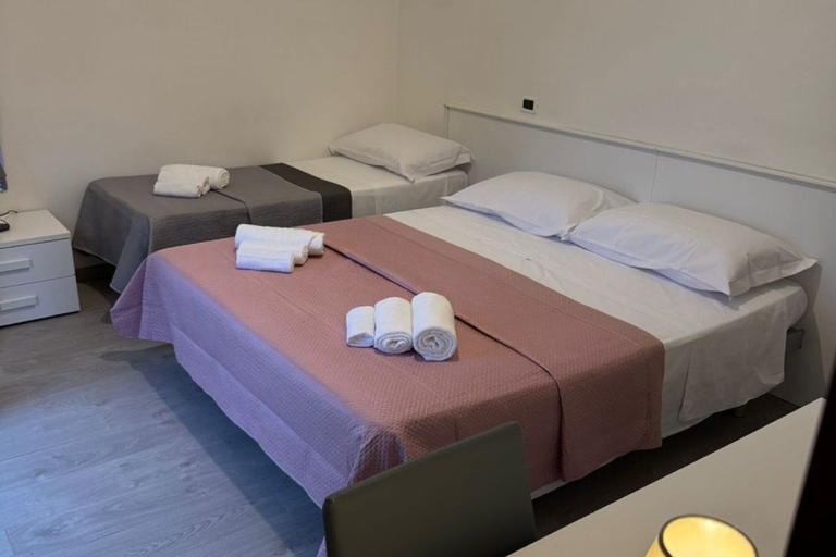Bedroom 3, Hotel Bologna, Rimini