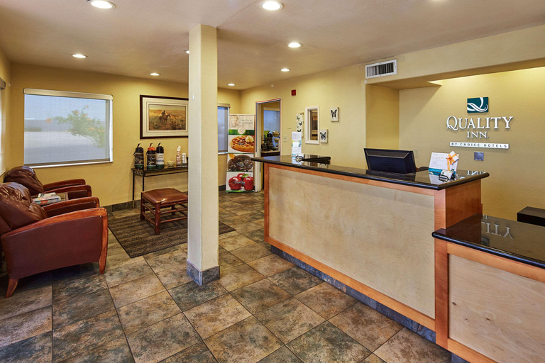 Public Area 3, Quality Inn Parker, La Paz