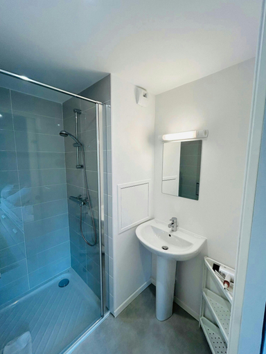 Room 2, We Live In R - Suite 202, Marne