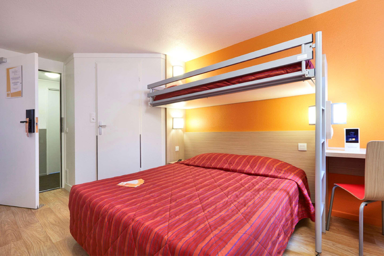 Bedroom 3, Premiere Classe Marne La Vallee - Saint Thibault d, Seine-et-Marne