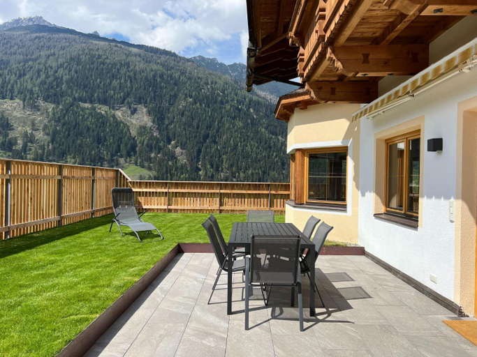 Others 5, Apartment in Stubai near Ski Lift, Innsbruck Land