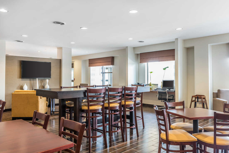 Food & Drinks 5, Quality Inn & Suites Frostburg-Cumberland, Allegany