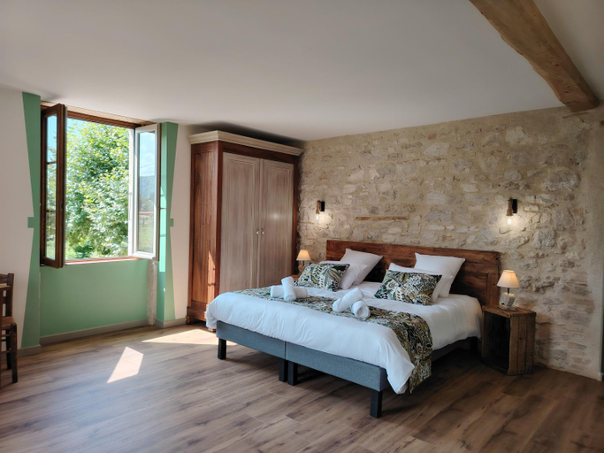 Bedroom 2, Gites et Chambre d'Hotes Le Vieux Chene, Ain