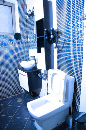Bathroom 3, Abat Guest House, Addis Abeba