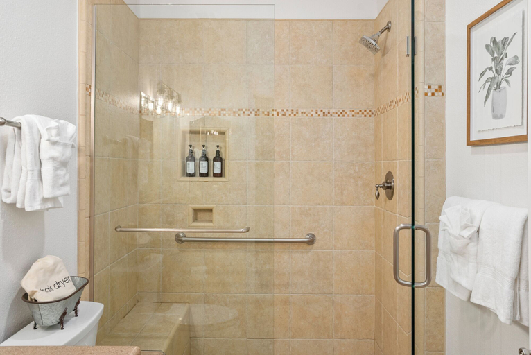 Bathroom 3, Mira Vista Guest House, San Luis Obispo
