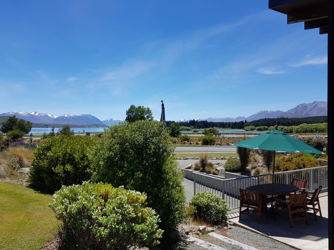 Others, Three Rivers Lodge, Mackenzie