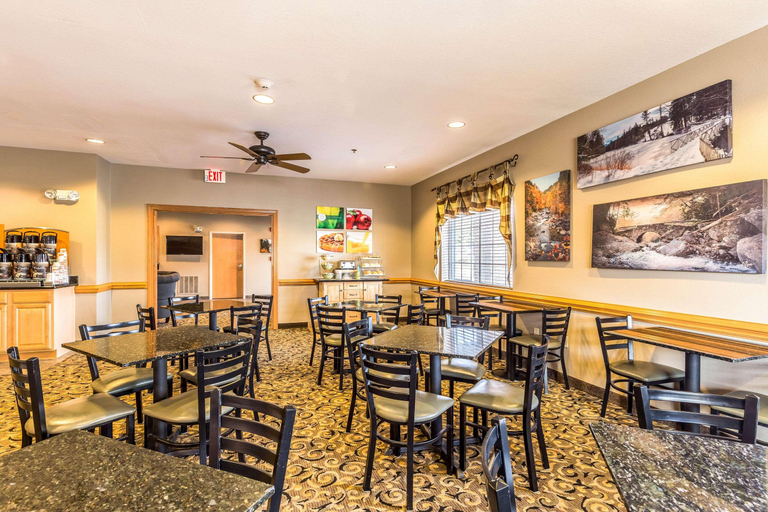Food & Drinks 5, Quality Inn & Suites Hendersonville - Flat Rock, Henderson