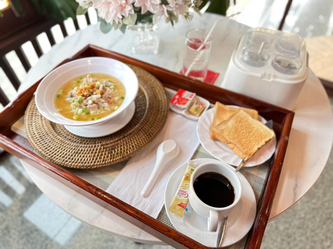 Food & Drinks, Lert Thani Hotel, Muang Suphanburi