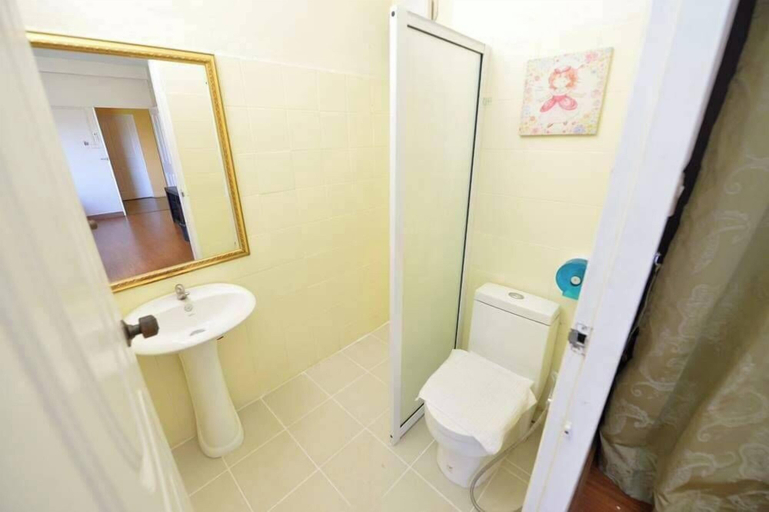 Bathroom, The Sun Resort & Spa, Pattaya