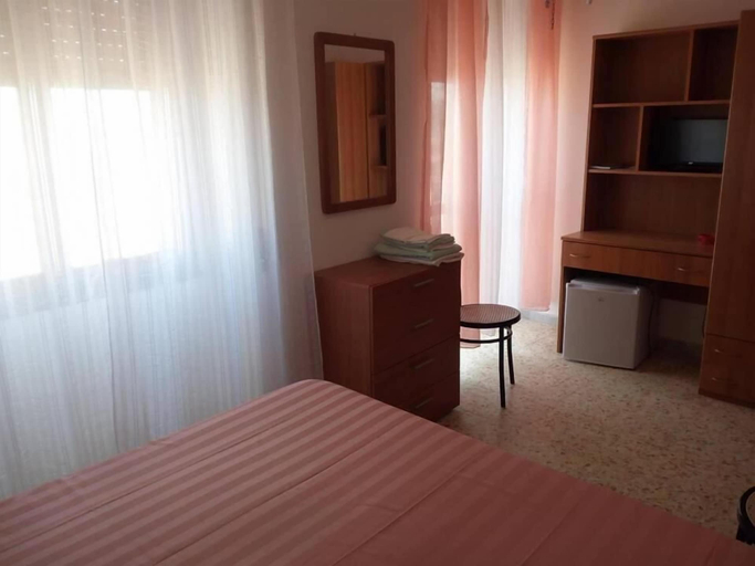 Bedroom 3, La Scogliera Mare & Relax, Foggia