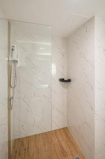Bathroom 4, Metro Hotel Phahonyothin 35, Chatuchak