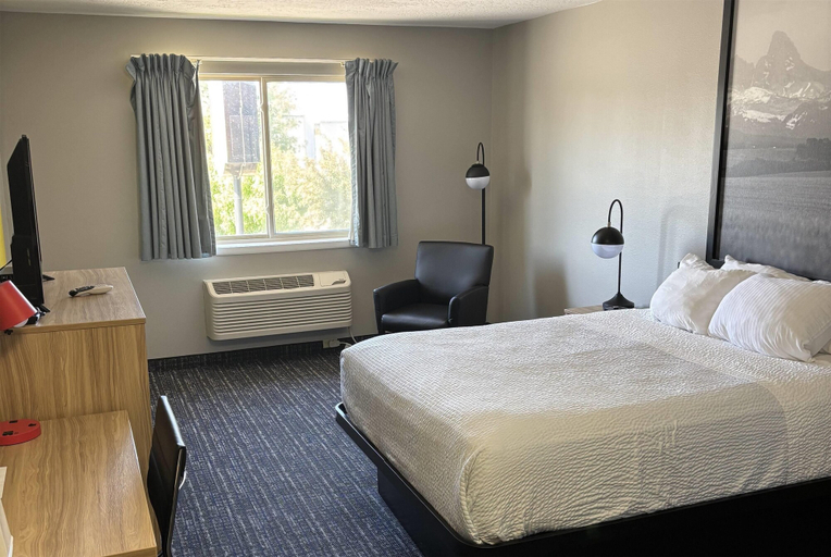 Bedroom 3, Super 8 by Wyndham Rexburg, Madison