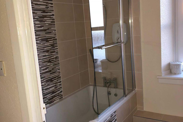 Bathroom, Petfriendly-beachfront-sunsetfacingsunporch-garden, Highland