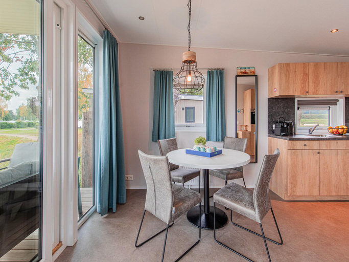 Others 5, Chalet in Duisburg with Beach and Harbor Views, Bergen