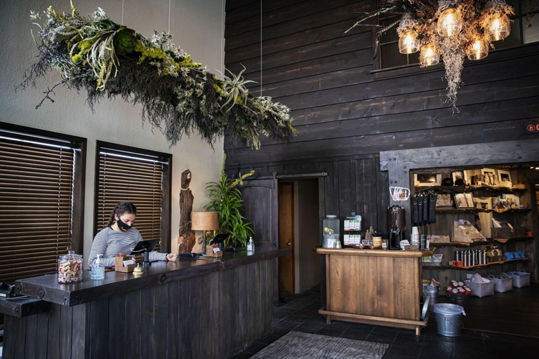 Public Area 2, Campfire Hotel, Deschutes