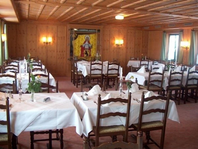 Food & Drinks 4, Gasthaus Skiklub, Uri
