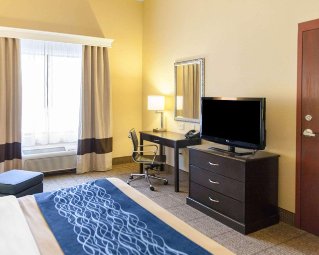 Bedroom 3, Comfort Inn Near Quantico Main Gate North, Prince William