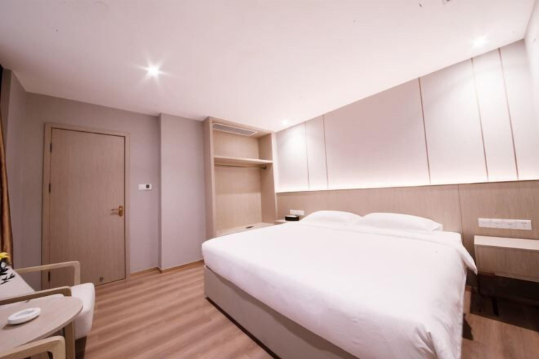 Bedroom 3, Golden Splendid Hotel, Zhanjiang