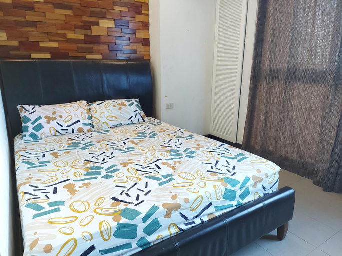 Bedroom 2, Posh Beds with City View and Pools, Mandaluyong